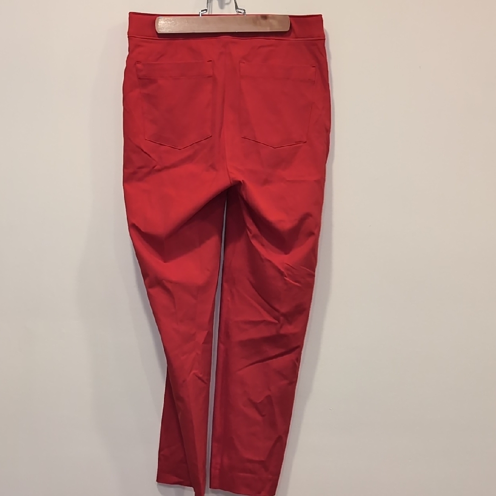SPANX Red Cropped Pants with Elastic Waistband and Tapered Fit - Picture 8 of 9